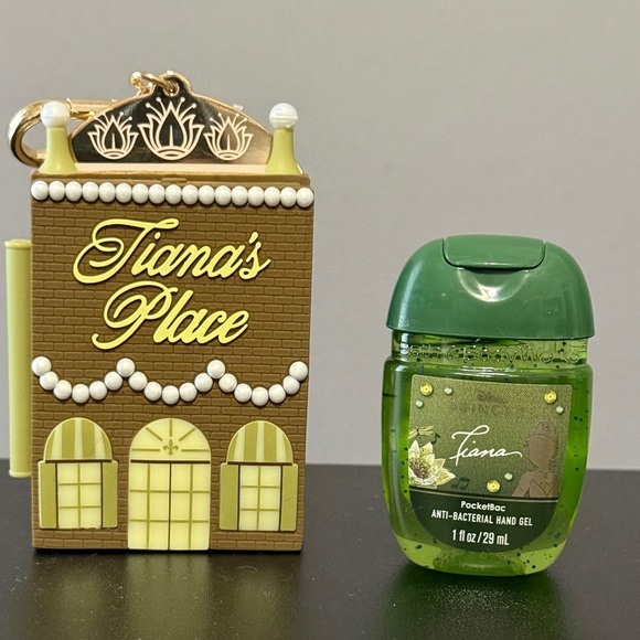 Bath & Body Works, Disney Tiana's Place Light-Up Pocketbac Holder & Hand - Picture 2 of 6